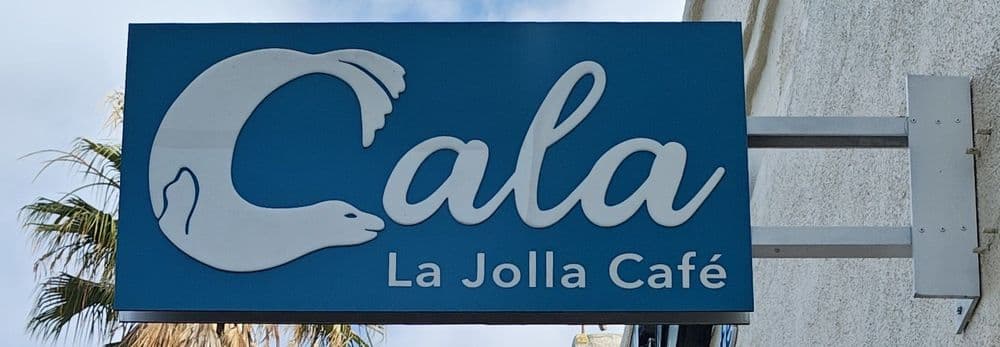 Cala La Jolla Cafe interior