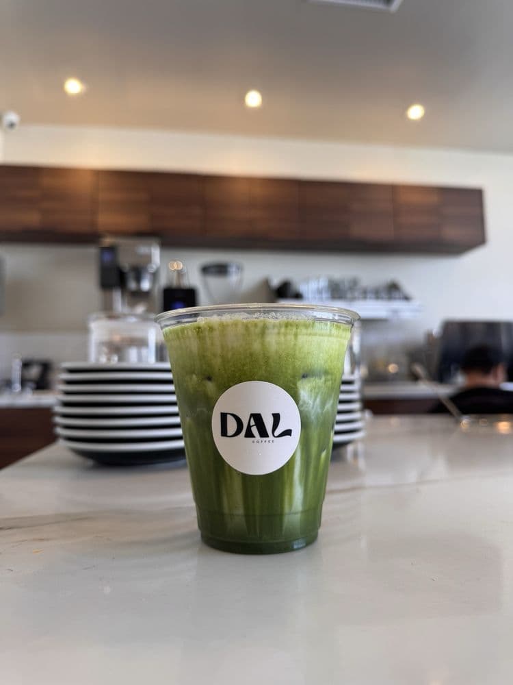 Inside DAL Coffee