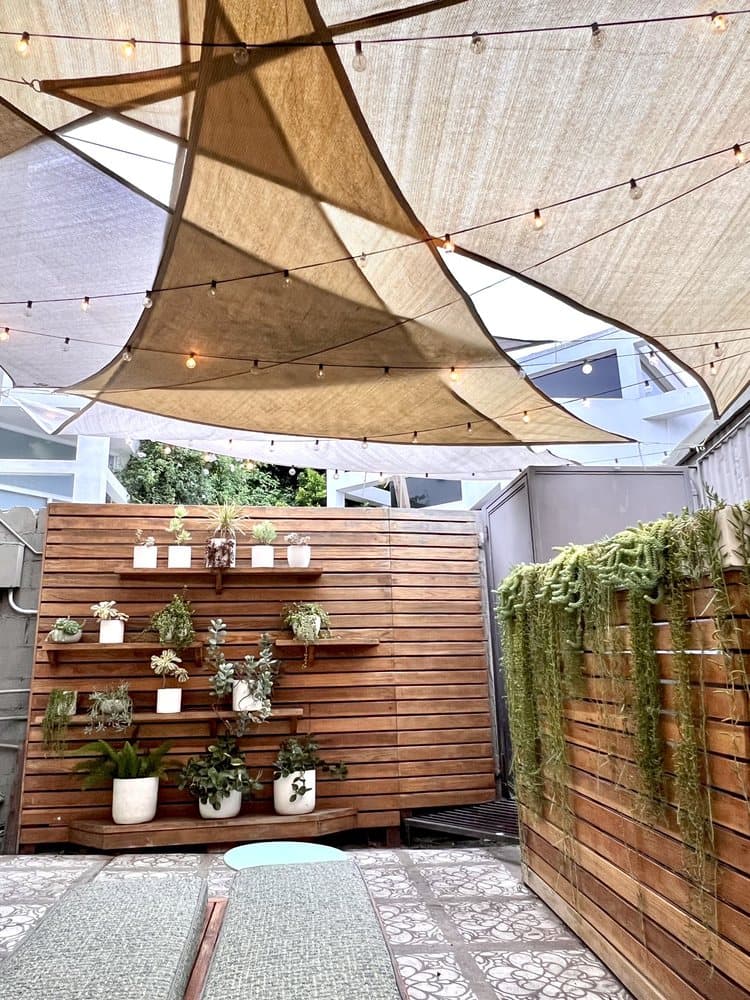 Alana’s Coffee Roasters interior