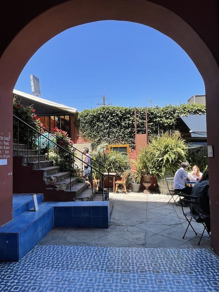 Intelligentsia Coffee, Silver Lake Coffeebar interior