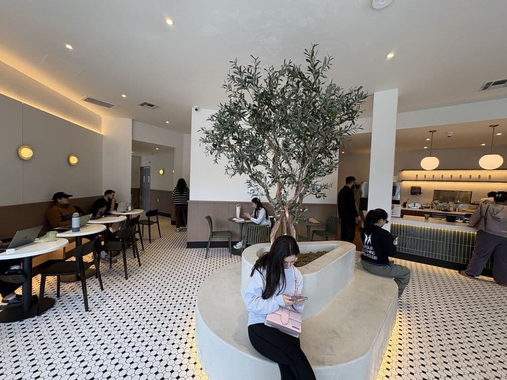 rōk Coffee and Tea interior